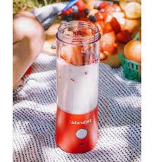 بليندجيت V2 خلاط محمول باللون الأحمر