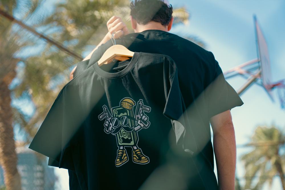 Spinz Black T-Shirt Money War S