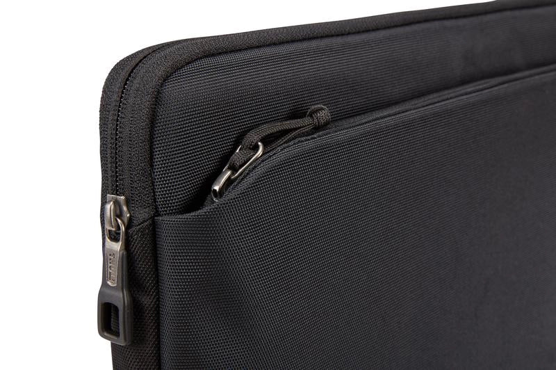 غطاء Thule Subterra 15 لجهاز ماكبوك Air/Pro Retina - أسود