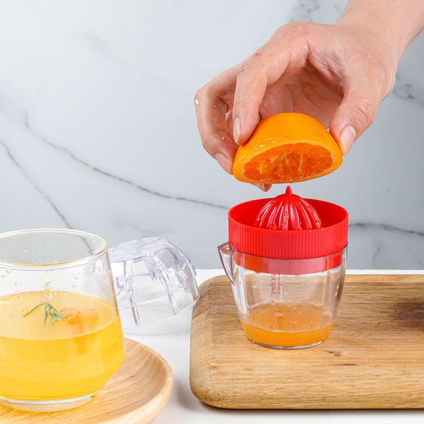 Betty Crocker Lemon Squeezer Transparent & Red