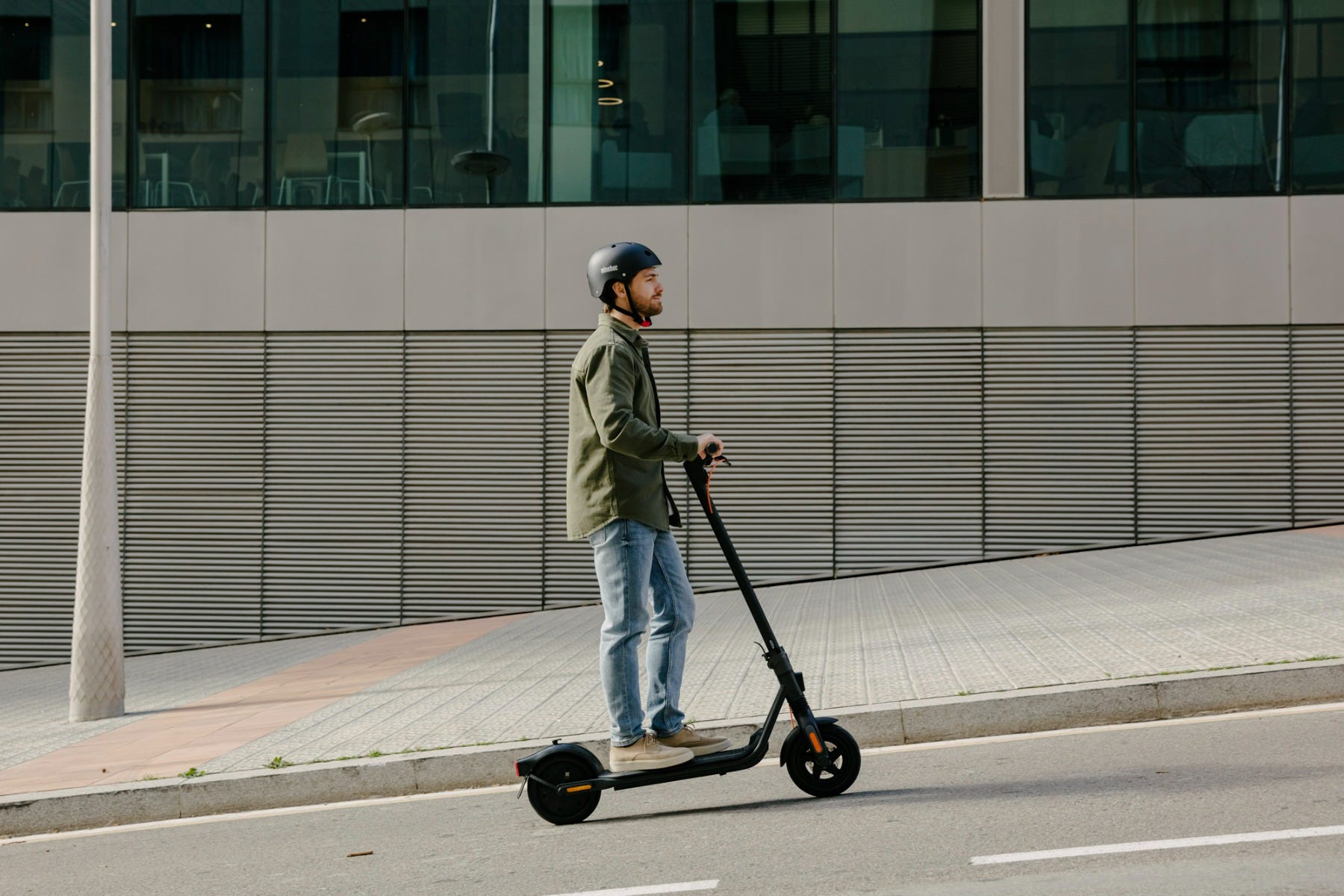 Ninebot F2 Series Professional comuting electric kickscooter
