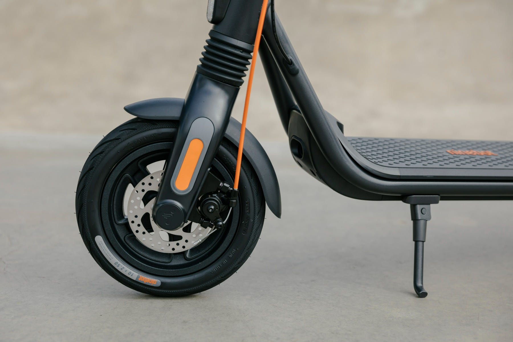 Ninebot F2 Series Professional comuting electric kickscooter