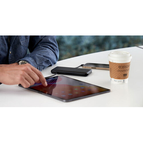 BELKIN PB 10K PD WITH INTEGRATED TWO CABLES LTG & USB C BLK