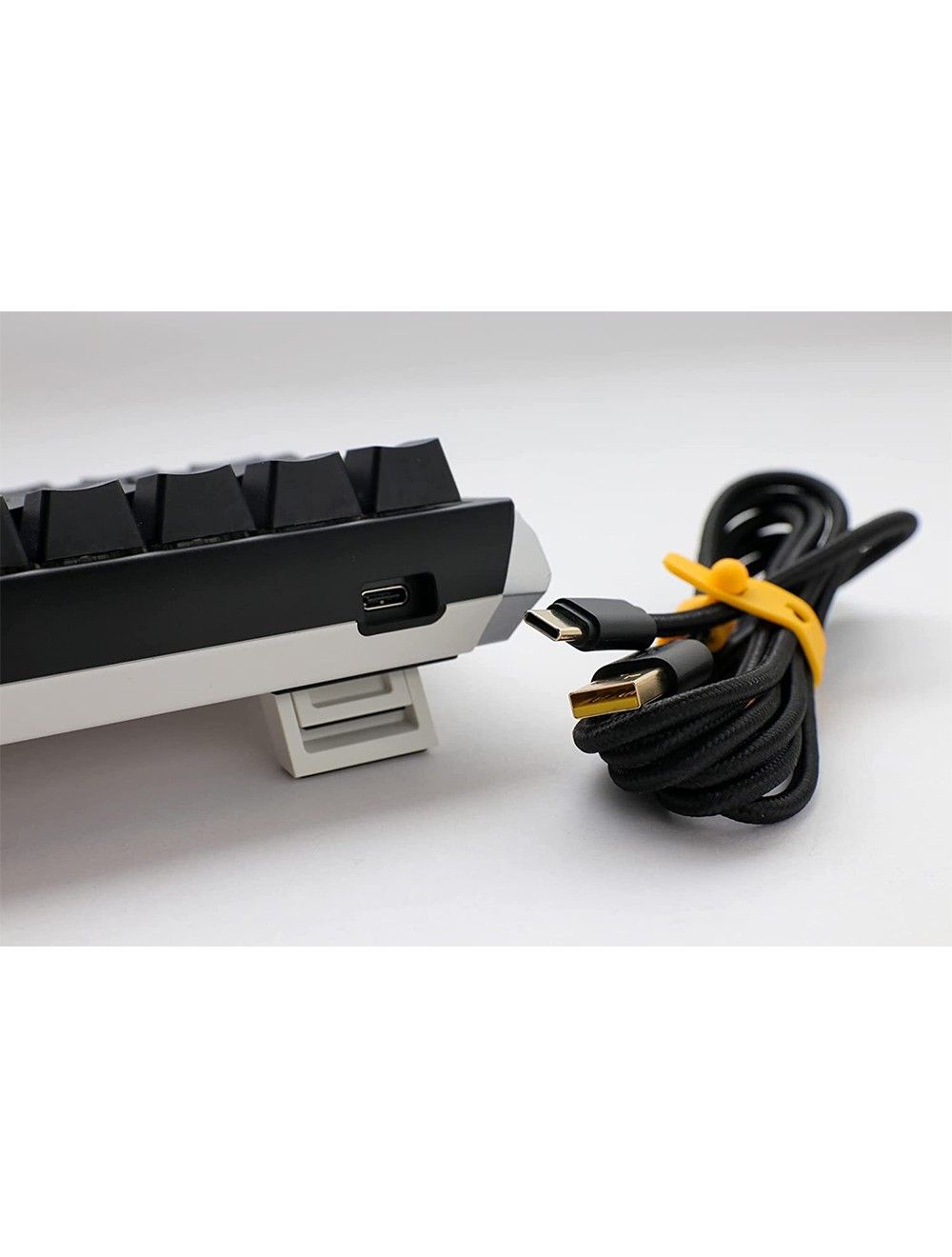 Ducky One 3 Classic Black/White Mini 60% Cherry Brown Key Arabic