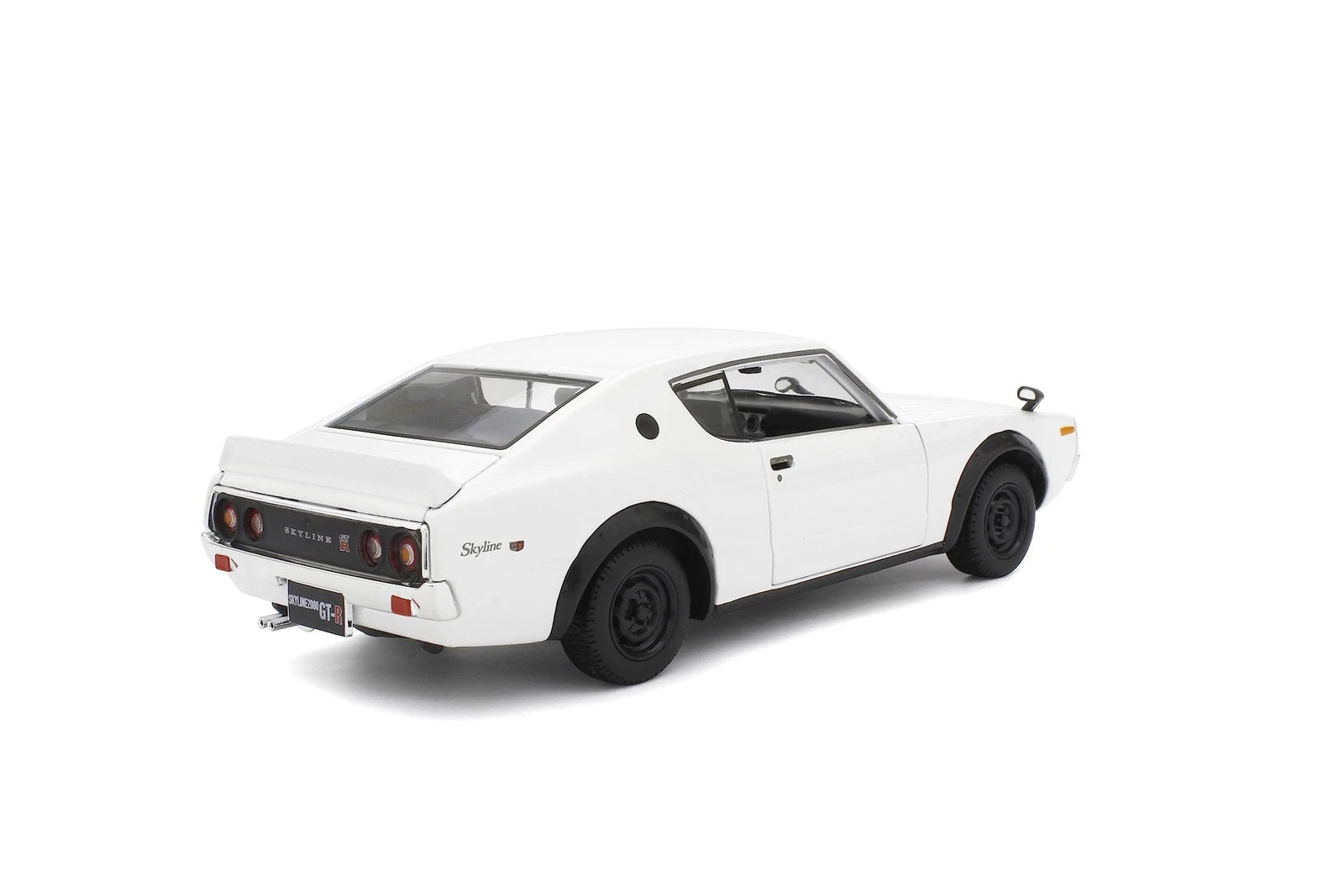 Maisto 1:24 Nissan Skyline 2000GT-R (1973: KPGC 110)